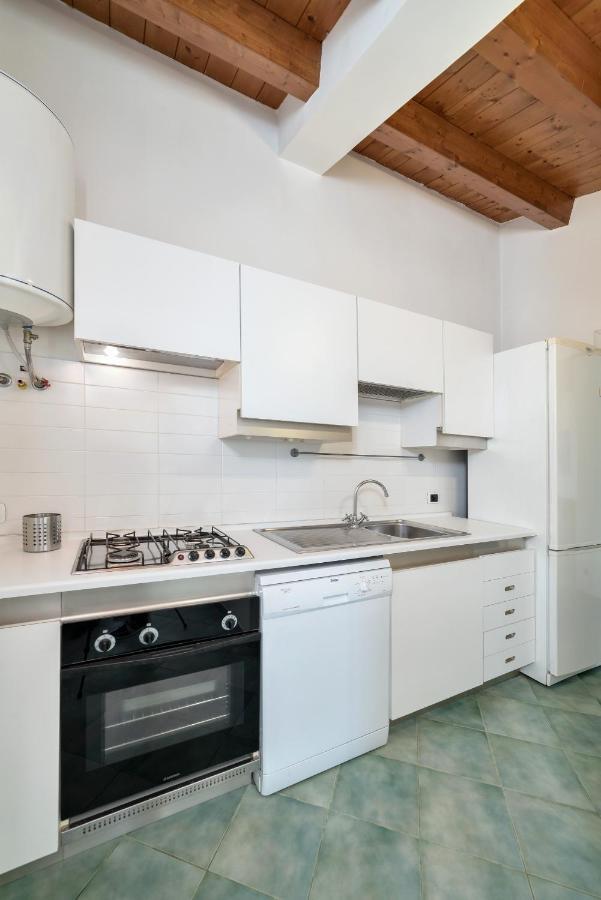 Archimede, Appartamento Con Vista In Centro A Марина ди Рагуса Екстериор снимка