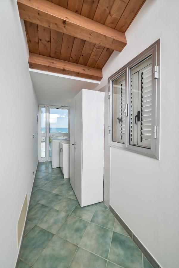 Archimede, Appartamento Con Vista In Centro A Марина ди Рагуса Екстериор снимка