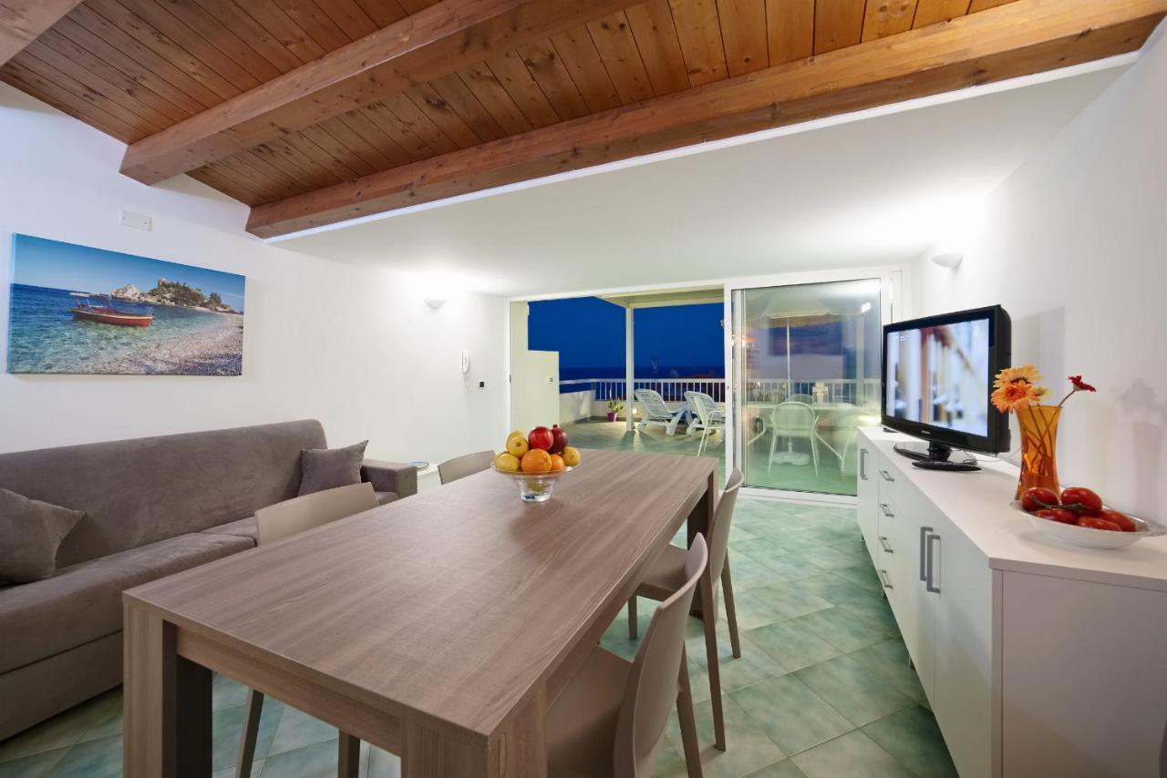 Archimede, Appartamento Con Vista In Centro A Марина ди Рагуса Екстериор снимка